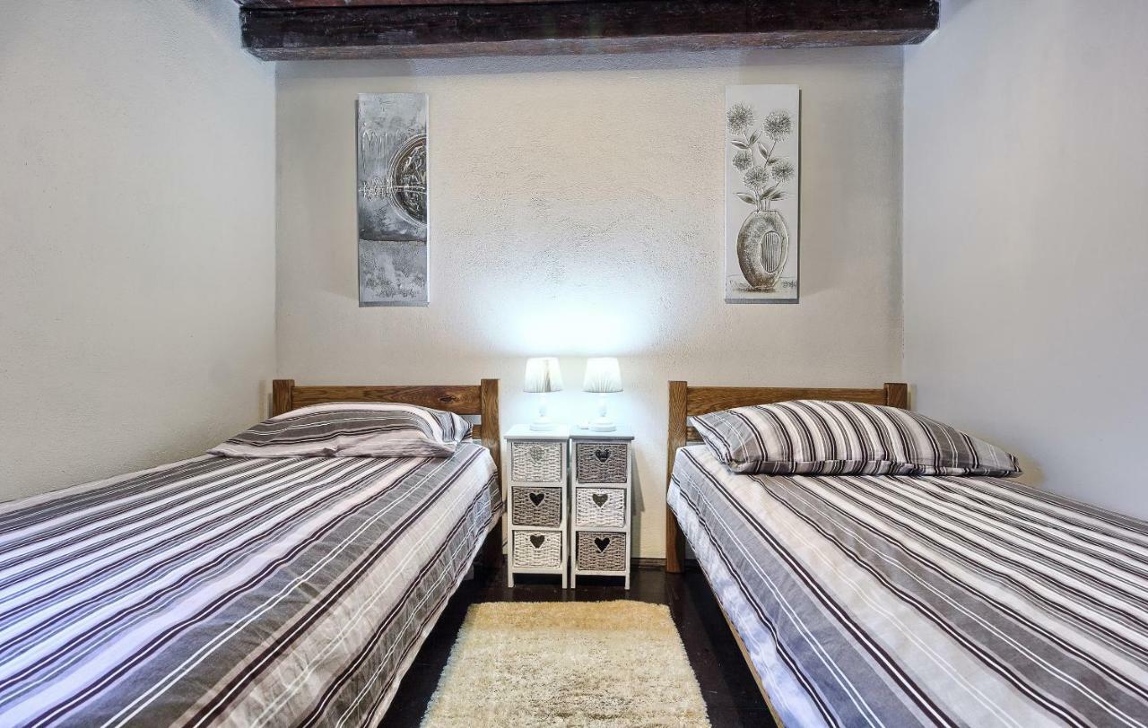 منزل الضيف Biorine  في Dalmatia Stone House - Heated Pool المظهر الخارجي الصورة