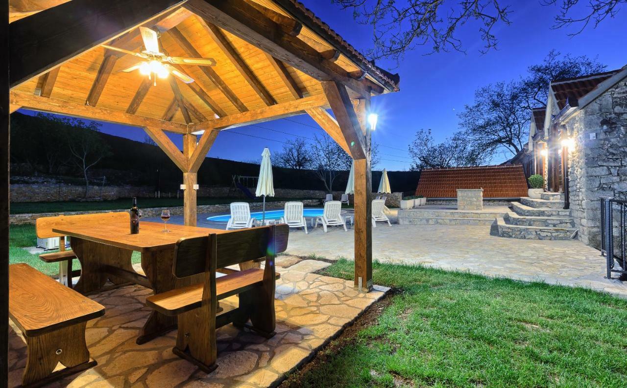 منزل الضيف Biorine  في Dalmatia Stone House - Heated Pool المظهر الخارجي الصورة