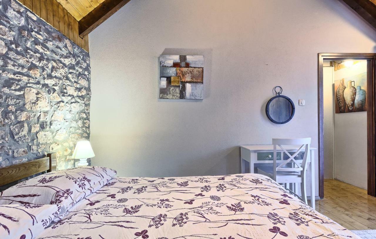 منزل الضيف Biorine  في Dalmatia Stone House - Heated Pool المظهر الخارجي الصورة