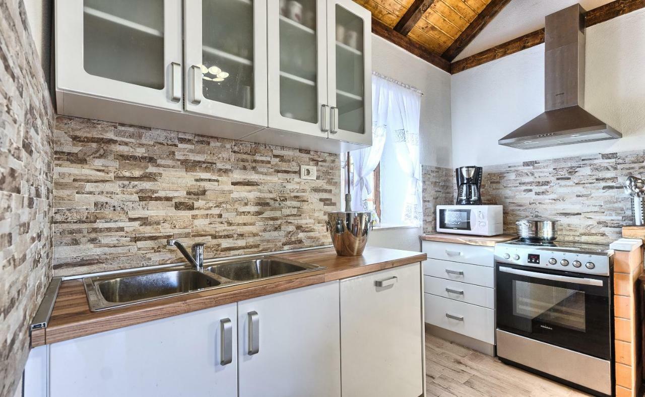منزل الضيف Biorine  في Dalmatia Stone House - Heated Pool المظهر الخارجي الصورة