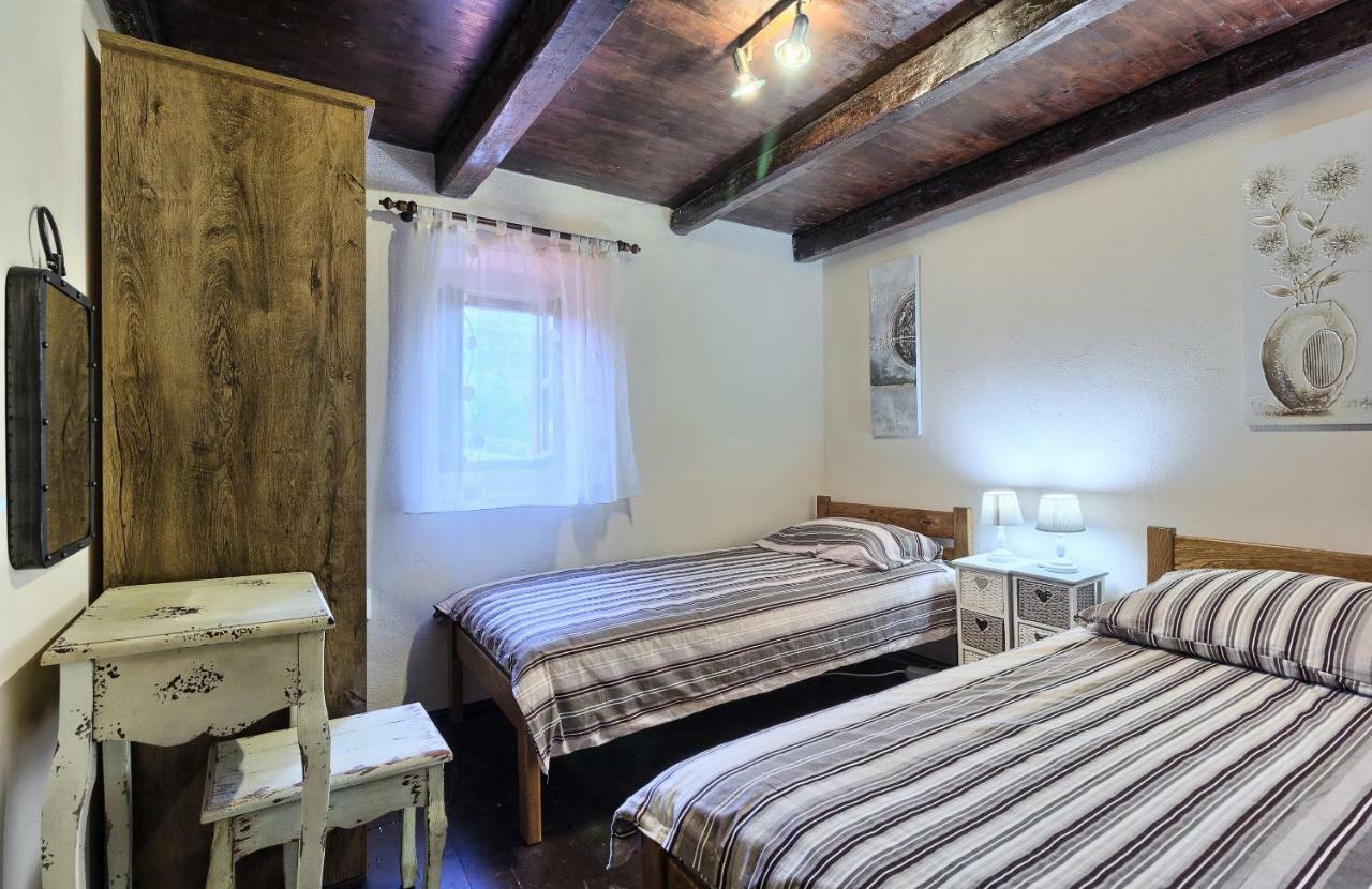 منزل الضيف Biorine  في Dalmatia Stone House - Heated Pool المظهر الخارجي الصورة